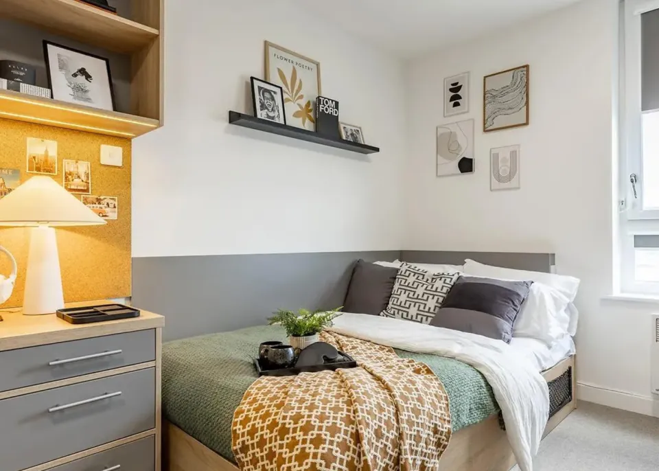 Londonist DMC | Premium Plus Studio