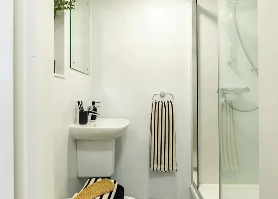 Londonist DMC | Deluxe Ensuite