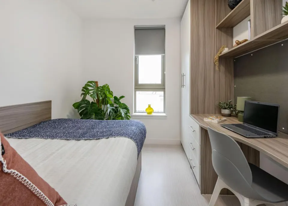 Londonist DMC | Bronze Ensuite