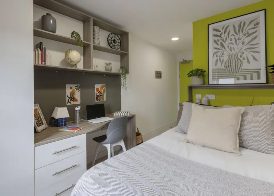 Londonist DMC | Silver Ensuite