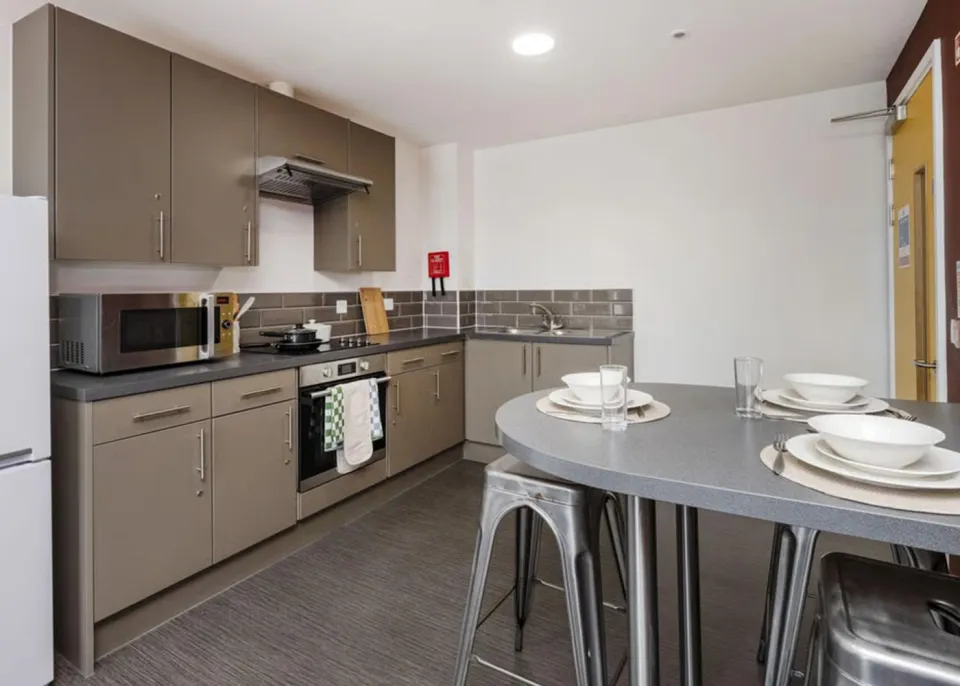 Londonist DMC | Gold Ensuite